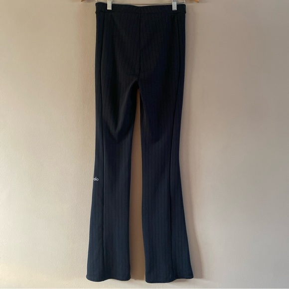 Alo Women’s Black High-Waist Pinstripe Zip It Flare Legging Soft Size SMALL? - Picture 2 of 13